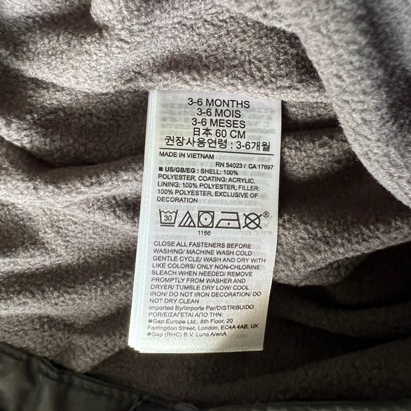 NWT: Gap Baby: Black Snowsuit with Hood: Size 3-6m - Picture 6 of 7